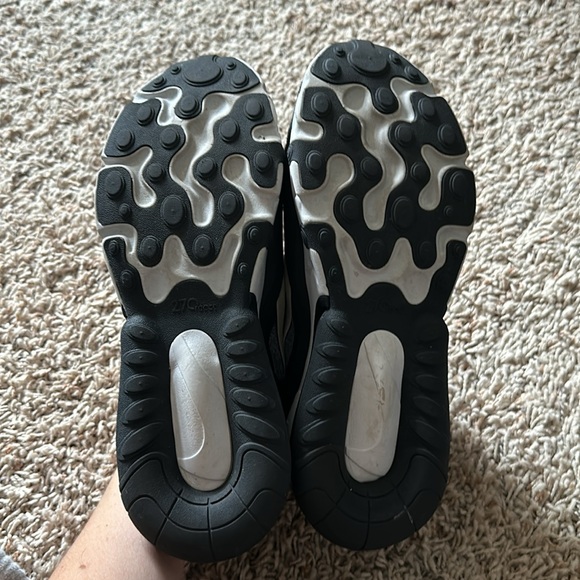 Nike Air Max 270 React Youth - Picture 6 of 7